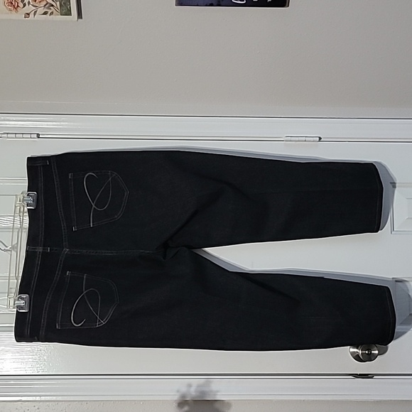 Chico's Platinum Black Denim Jeans Short Size 2.5 Size 14 - Picture 2 of 10